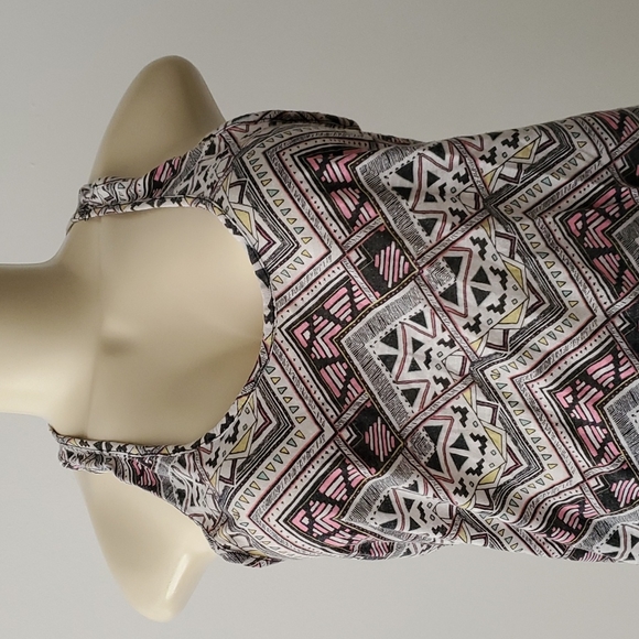 Pink top - Picture 2 of 4